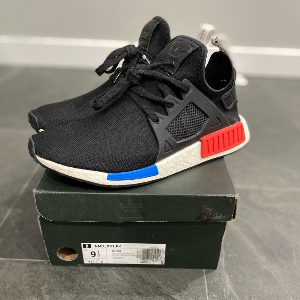 Adidas OG XR1 size 9.5. Worn 3x indoor at gym only. Condition perfect